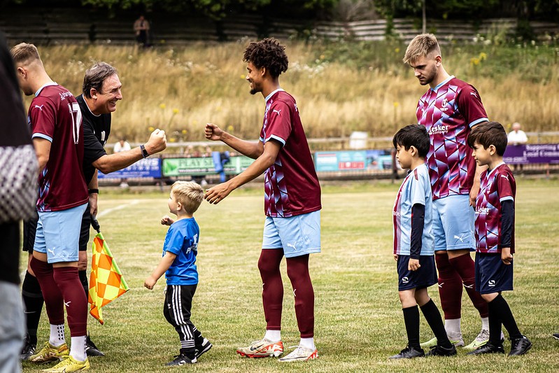 Billy Vigar (R) with Hastings United (Photo via Hastings United)