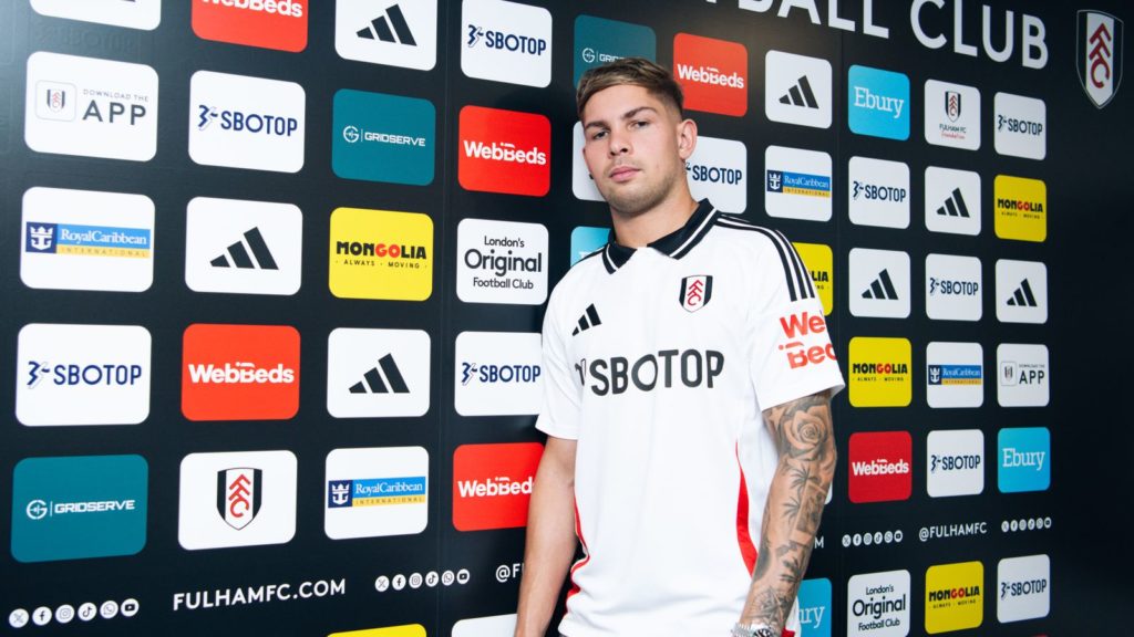 Emile Smith Rowe after signing for Fulham (Photo via FulhamFC.com)