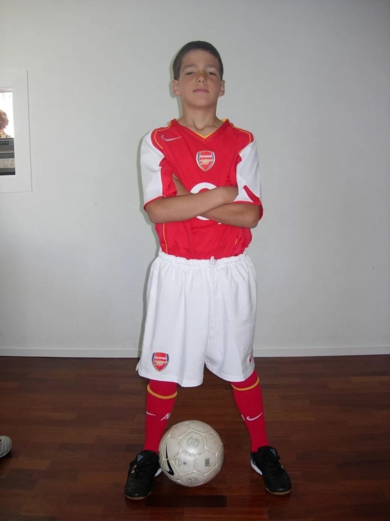 Mikel Merino in an Arsenal kit in 2005 (Photo via Arsenal.com)