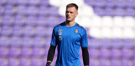 VALLADOLID, SPAIN - AUGUST 19: Karl Hein of Real Valladolid warms up prior to the La Liga match between Real Valladolid CF and RCD Espanyol de Barcelona at Jose Zorrilla on August 19, 2024 in Valladolid, Spain. (Photo by Angel Martinez/Getty Images)