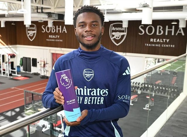 Nathan Butler-Oyedeji with the Premier League 2 Player of the Month award for August 2024 (Photo via Butler-Oyedeji on Instagram)