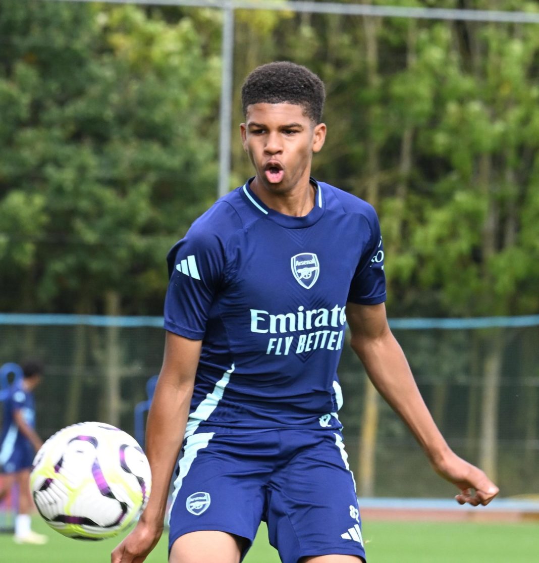 Andre Annous with Arsenal (Photo via Arsenal Academy on Instagram)