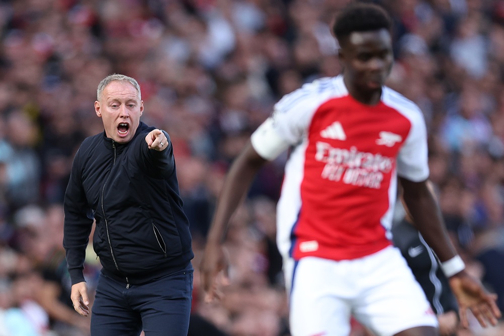 LONDON, ENGLAND: Steve Cooper, Manager of Leicester City, reacts during the Premier League match between Arsenal FC and Leicester City FC at Emirates Stadium on September 28, 2024. (Photo by Julian Finney/Getty Images)