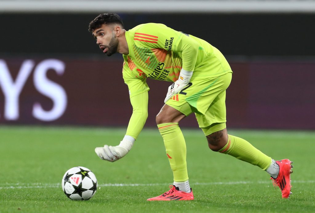 BERGAMO, ITALY - SEPTEMBER 19: David Raya of Arsenal FC in action during the UEFA Champions League 2024/25 League Phase MD1 match between Atalanta BC and Arsenal FC at Stadio di Bergamo on September 19, 2024 in Bergamo, Italy. (Photo by Marco Luzzani/Getty Images)