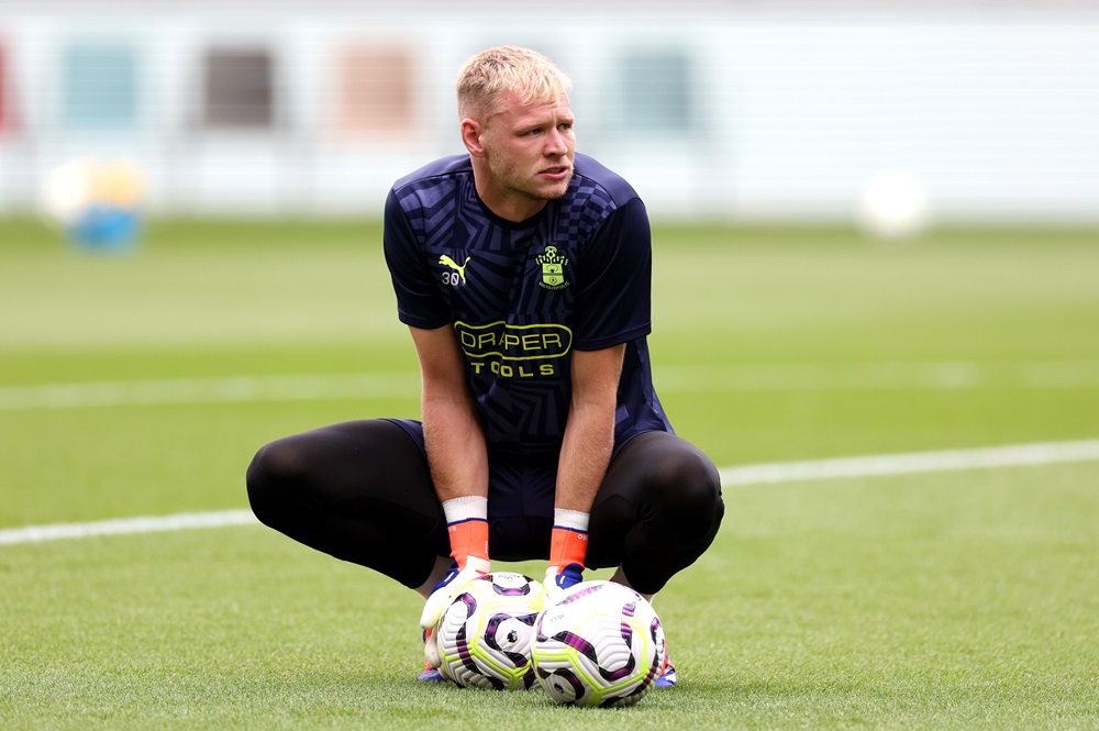 BRENTFORD, ENGLAND: Aaron Ramsdale of Southampton warms up prior to the Premier League match between Brentford FC and Southampton FC at Gtech Community Stadium on August 31, 2024. (Photo by Matthew Lewis/Getty Images)