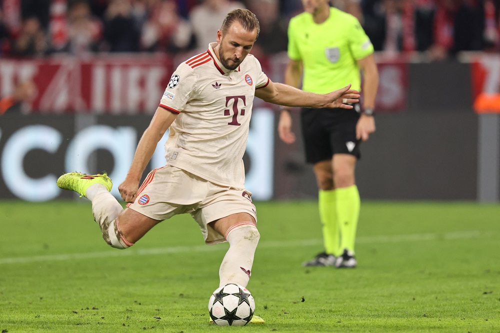 Bayern Munich's Harry Kane scores from the penalty spot during the UEFA Champions League football match FC Bayern Munich vs GNK Dinamo Zagreb in Munich, southern Germany, on September 17, 2024. (Photo by ALEXANDRA BEIER/AFP via Getty Images)