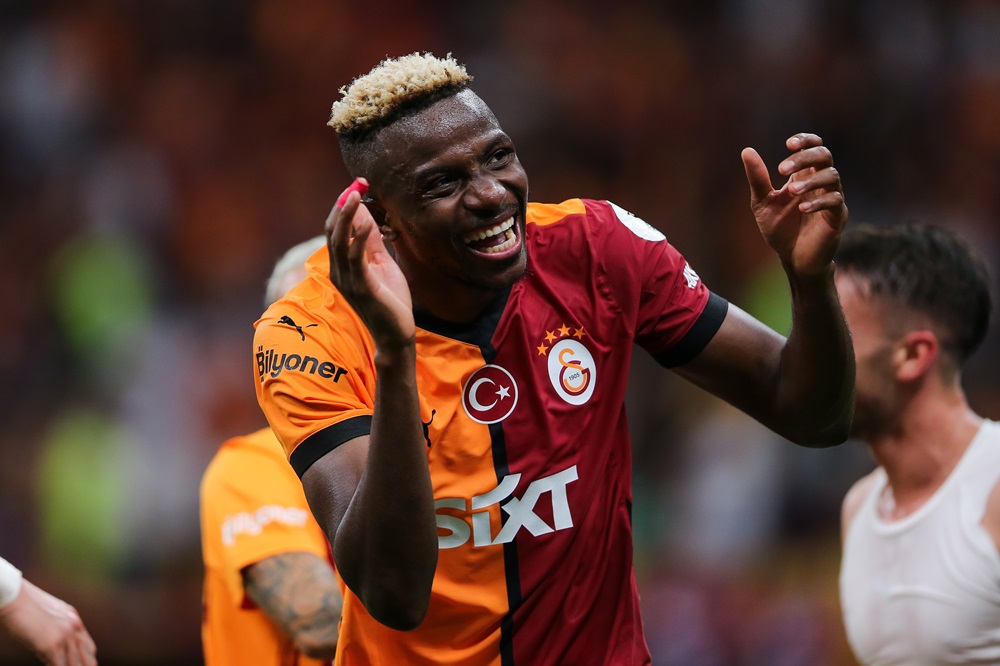 ISTANBUL, TURKEY: Victor Osimhen of Galatasaray celebrates victory during the Turkish Super big match between Galatasaray and Rizespor at Rams Park Stadium on September 14, 2024. (Photo by Ahmad Mora/Getty Images)