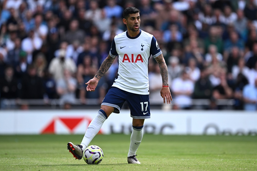 LONDON, ENGLAND: Cristian Romero of Tottenham Hotspur during the Premier League match between Tottenham Hotspur FC and Arsenal FC at Tottenham Hotspur Stadium on September 15, 2024. (Photo by Justin Setterfield/Getty Images)