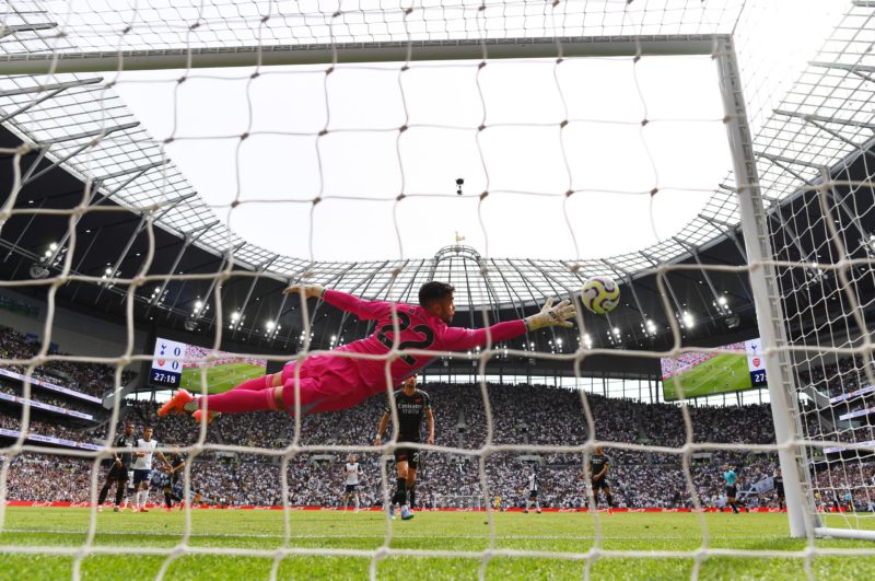 LONDON, ENGLAND - SEPTEMBER 15: David Raya of Arsenal makes a sav during the Premier League match between Tottenham Hotspur FC and Arsenal FC at Tottenham Hotspur Stadium on September 15, 2024 in London, England. (Photo by Justin Setterfield/Getty Images)