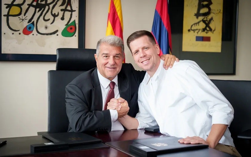 Wojciech Szczesny after signing for Barcelona (Photo via FCBarcelona.com)