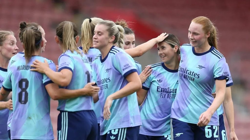 The Arsenal Women wearing the 2024/25 third kit in a friendly against Southampton (Photo via Arsenal.com)