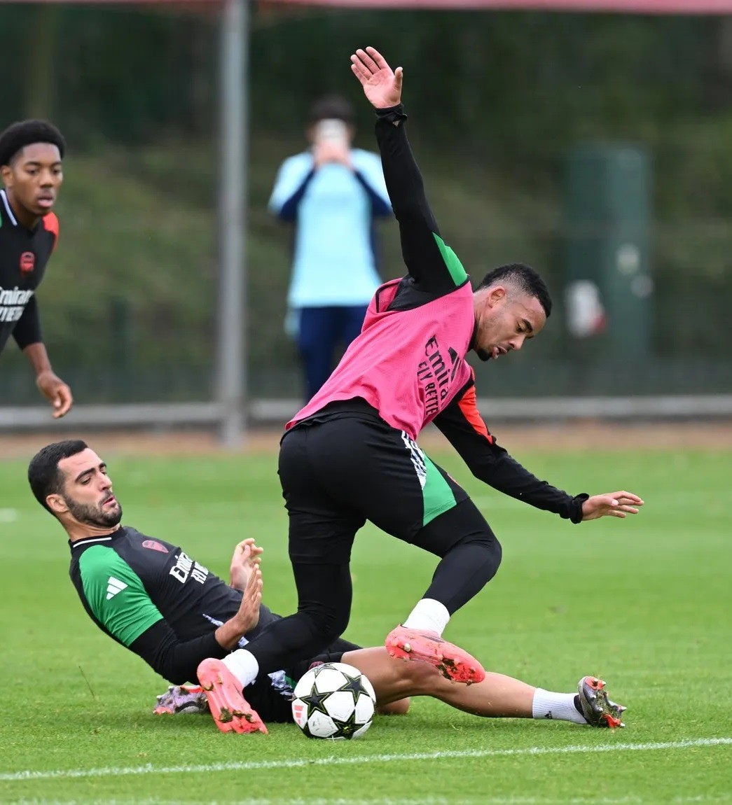 Mikel Merino and Gabriel Jesus in training with Arsenal (Photo via Arsenal.com)