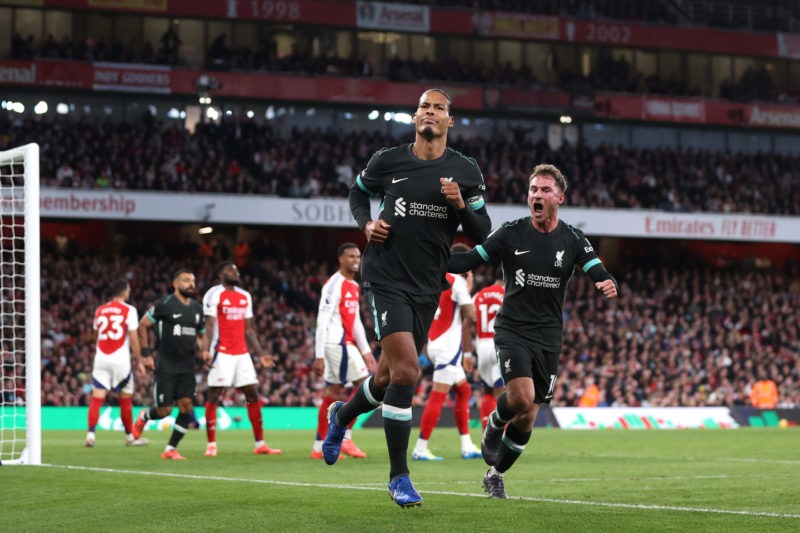 LONDON, ENGLAND - OCTOBER 27: Virgil Van Dijk of Liverpool celebrates after scoring his sides first goal during the Premier League match between Arsenal FC and Liverpool FC at Emirates Stadium on October 27, 2024 in London, England. (Photo by Alex Pantling/Getty Images)