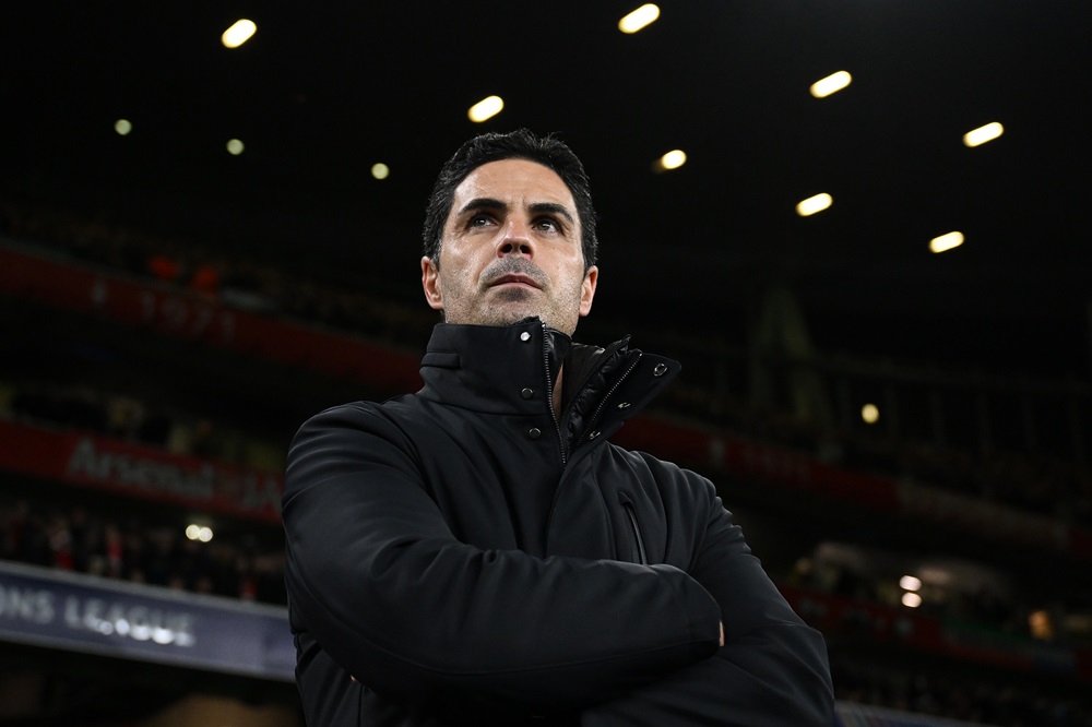 LONDON, ENGLAND: Mikel Arteta, Manager of Arsenal, looks on during the UEFA Champions League 2024/25 League Phase MD2 match between Arsenal FC and Paris Saint-Germain at Emirates Stadium on October 01, 2024. (Photo by Shaun Botterill/Getty Images)