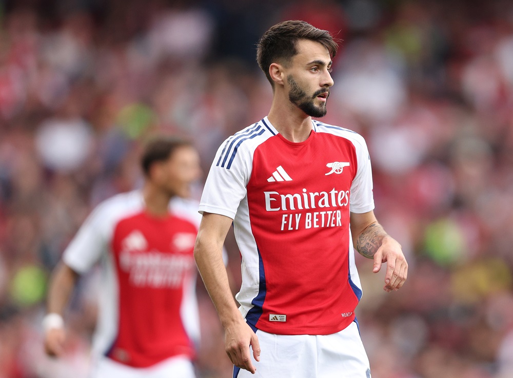 LONDON, ENGLAND: Fabio Vieira of Arsenal looks on during the pre-season friendly match between Arsenal and Bayer 04 Leverkusen at Emirates Stadium on August 07, 2024. (Photo by Warren Little/Getty Images)