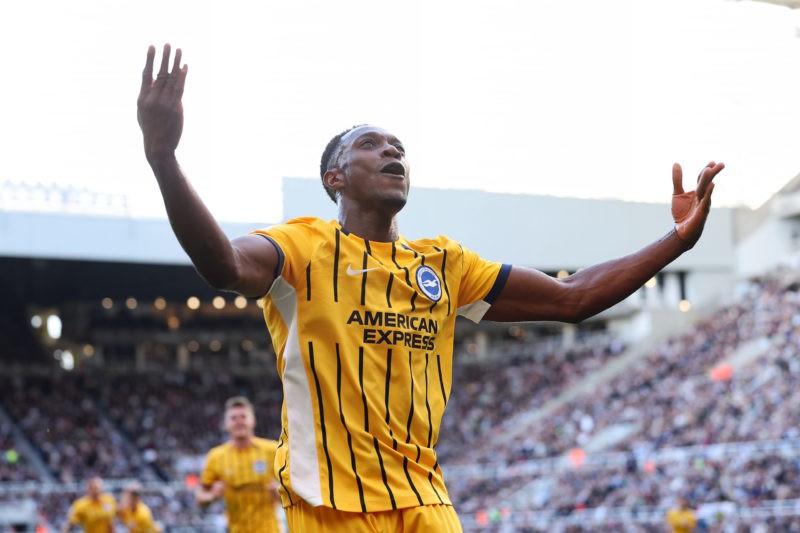 NEWCASTLE UPON TYNE, ENGLAND - OCTOBER 19: Danny Welbeck of Brighton & Hove Albion celebrates scoring his team's first goal during the Premier League match between Newcastle United FC and Brighton & Hove Albion FC at St James' Park on October 19, 2024 in Newcastle upon Tyne, England. (Photo by Matt McNulty/Getty Images)