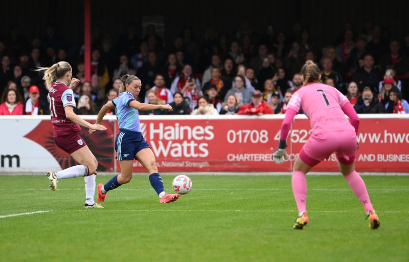 DAGENHAM, ENGLAND - OCTOBER 20: Katie McCabe of Arsenal shoots during the Barclays Women's Super League match between West Ham United and Arsenal at Chigwell Construction Stadium on October 20, 2024 in Dagenham, England. (Photo by Jaimi Joy/Getty Images)