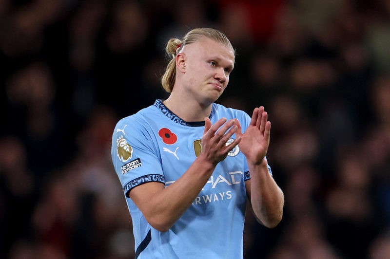 BOURNEMOUTH, ENGLAND - NOVEMBER 02: Erling Haaland of Manchester City applauds the fans after the team's defeat in the Premier League match between AFC Bournemouth and Manchester City FC at Vitality Stadium on November 02, 2024 in Bournemouth, England. (Photo by Alex Pantling/Getty Images)