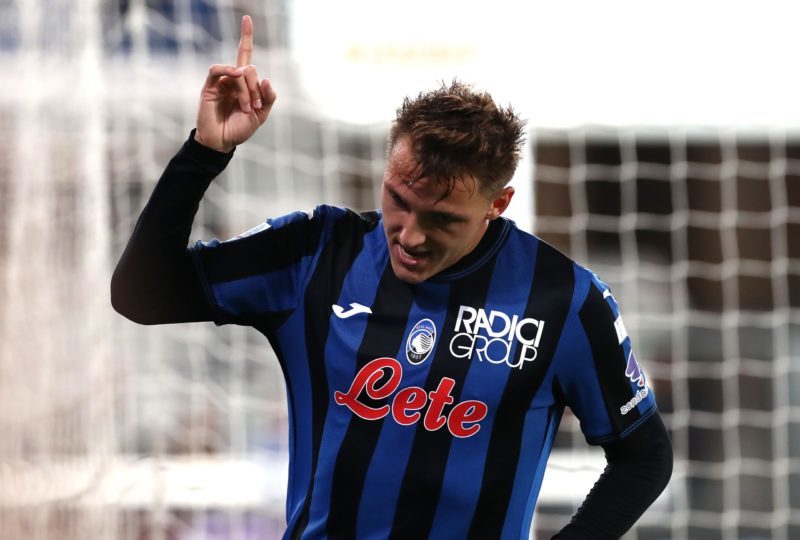 BERGAMO, ITALY - OCTOBER 26: Mateo Retegui of Atalanta celebrates scoring his team's sixth goal during the Serie A match between Atalanta BC and Hellas Verona FC at Gewiss Stadium on October 26, 2024 in Bergamo, Italy. (Photo by Marco Luzzani/Getty Images)