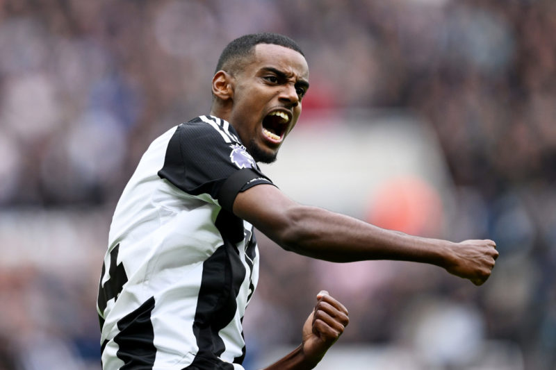 NEWCASTLE UPON TYNE, ENGLAND - NOVEMBER 02: Alexander Isak of Newcastle United celebrates scoring his team's first goal during the Premier League match between Newcastle United FC and Arsenal FC at St James' Park on November 02, 2024 in Newcastle upon Tyne, England. (Photo by Stu Forster/Getty Images)